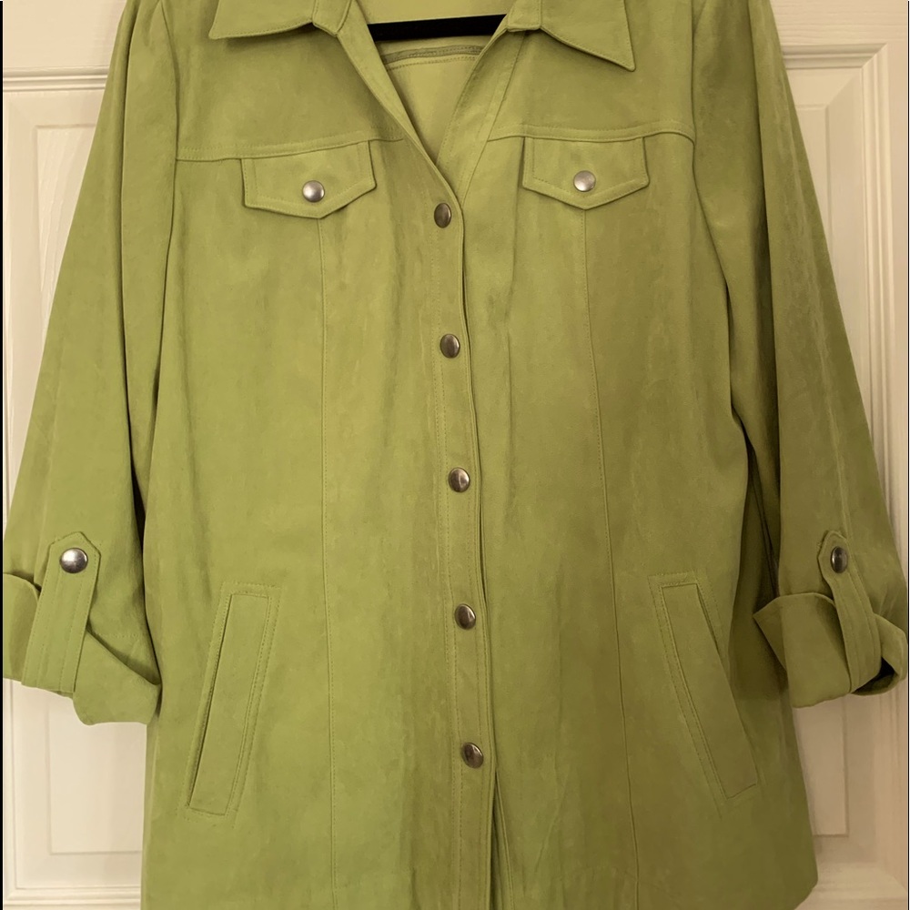 JM Collection women’s button up top